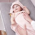 Badcape met naam badstof Ruffle soft pink 80x80cm - Meyco