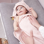 Badcape met naam badstof Ruffle soft pink 80x80cm - Meyco